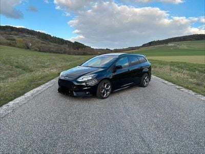 Usata Ford Focus ST 250 CV (183 kW) 2013 Nero Station wagon