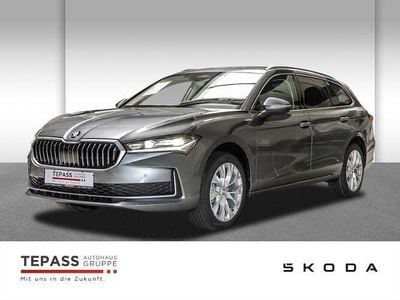 Grau Neu 2025 Skoda Superb LAURIN & KLEMENT Kombi | 42.502 € (Fairer Preis)