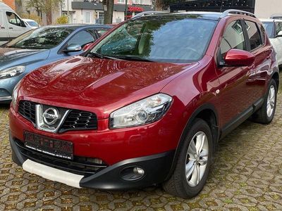 Gebraucht Nissan Qashqai Tekna 150 PS (110 kW) 2011 Rot SUV