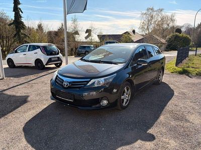 Gebraucht Toyota Avensis 124 PS (91 kW) 2012 Blau Kombi
