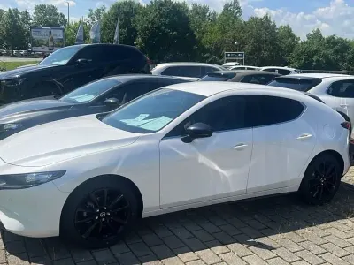 Neu Mazda 3 Nagisa 140 PS (102 kW) 2026 Snowflake white pearl Limousine