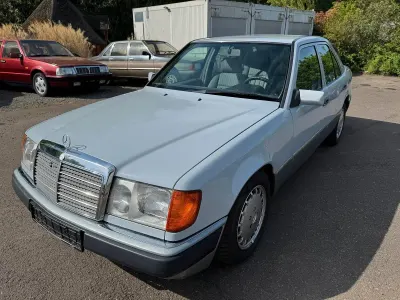 Gebraucht Mercedes 300 147 PS (108 kW) 1991 Grau Limousine