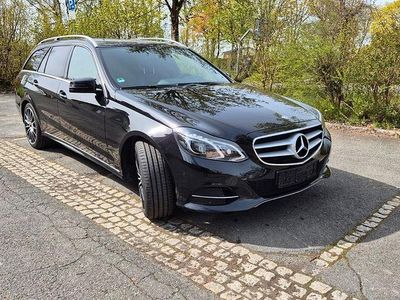 Second-hand Mercedes E200 Avantgarde 136 CP (100 kW) 2015 Negru Berlinǎ