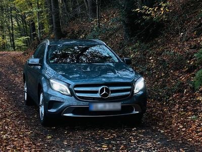 Second-hand Mercedes GLA180 122 CP (89 kW) 2015 Gri SUV