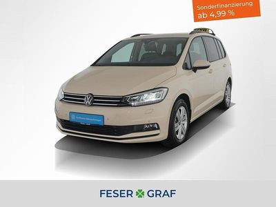 Hellelfenbein Gebraucht 2024 VW Touran Van / Kleinbus | 27.280 € (Fairer Preis)