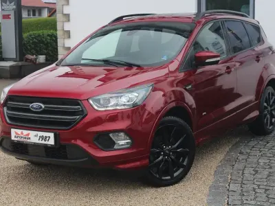 Gebraucht Ford Kuga ST-Line 179 PS (131 kW) 2018 Rot SUV