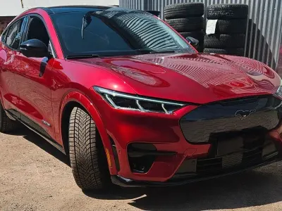 Usata Ford Mustang Mach-E 358 kW (487 CV) 2024 Rosso SUV