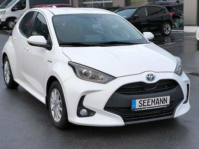 Gebraucht Toyota Yaris Hybrid Comfort 92 PS (67 kW) 2020 Weiß Kleinwagen