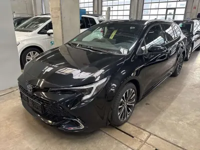 Gebraucht Toyota Corolla Team 140 PS (102 kW) 2024 Black mica / ink Kombi