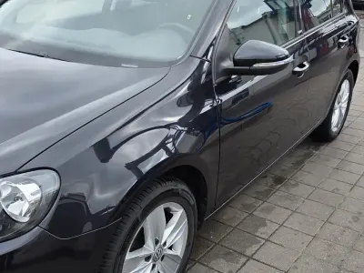 Gebraucht VW Golf VI 105 PS (77 kW) 2011 Schwarz Kleinwagen