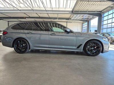 Gebraucht BMW 520 M Sport 178 PS (130 kW) 2023 Grau Limousine
