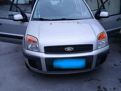 Gebraucht Ford Fusion 80 PS (58 kW) 2011 Silber Kleinwagen