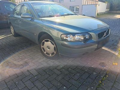 Second-hand Volvo S60 163 CP (119 kW) 2001 Verde Berlinǎ