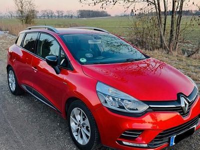 Rot Gebraucht 2017 Renault Clio GrandTour Kombi | 8.300 € (Fairer Preis)