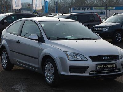 Silber Gebraucht 2005 Ford Focus Trend Kleinwagen | 4.790 €