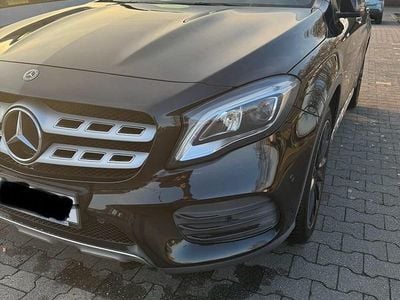 Schwarz Gebraucht 2017 Mercedes GLA250 AMG line SUV | 20.350 € (Fairer Preis)