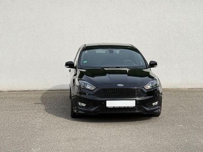 Second-hand Ford Focus ST-Line 140 CP (102 kW) 2017 Negru Berlinǎ