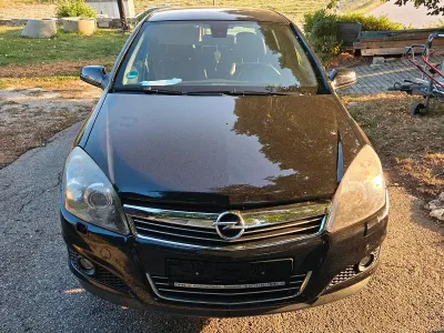 Gebraucht Opel Astra 116 PS (85 kW) 2009 Schwarz Limousine