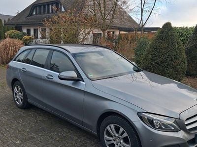 Grau Gebraucht 2015 Mercedes C220 Limousine | 10.950 € (Fairer Preis)