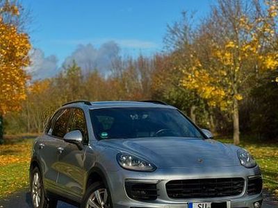 Silber Gebraucht 2015 Porsche Cayenne SUV | 30.000 € (Fairer Preis)