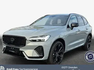 Nouă Volvo XC60 Plus 350 CP (257 kW) 2025 Gri SUV