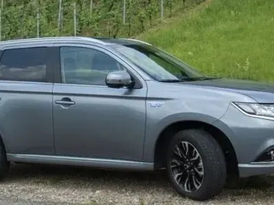 Gebraucht Mitsubishi Outlander 150 PS (110 kW) 2017 Grau SUV