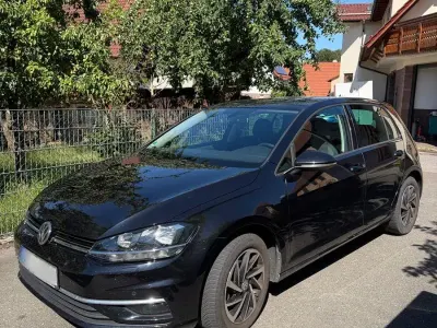 Gebraucht VW Golf VII Join 116 PS (85 kW) 2018 Schwarz Limousine