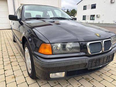 BMW 323