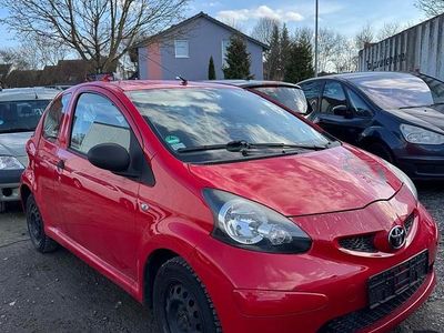 Gebraucht Toyota Aygo 67 PS (49 kW) 2007 Rot Kleinwagen