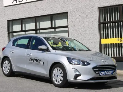 Używany Ford Focus Cool & Connect 101 KM (74 kW) 2020 Srebrny Sedan/Limuzyna