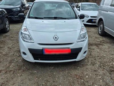 Gebraucht Renault Clio IV 75 PS (55 kW) 2012 Weiß Limousine