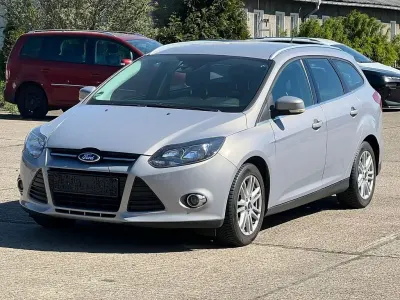 Gebraucht Ford Focus Titanium 116 PS (85 kW) 2011 Silber Limousine