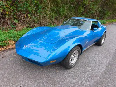 Second-hand Corvette C3 390 CP (286 kW) 1974 Albastru