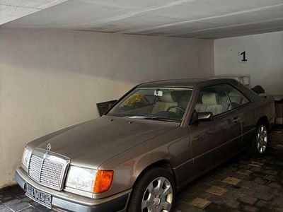 Gebraucht Mercedes 230 132 PS (97 kW) 1989 Beige Coupé