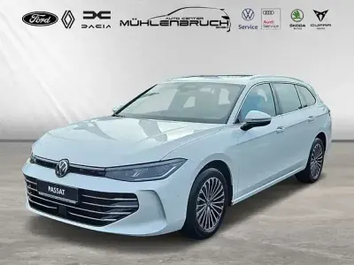 Gebraucht VW Passat Elegance 150 PS (110 kW) 2024 Pure white (metallic) Kombi