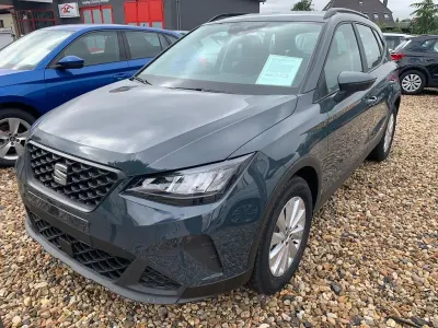 Neu Seat Arona 95 PS (69 kW) 2026 Blau SUV