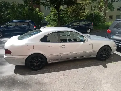Gebraucht Mercedes CLK200 163 PS (119 kW) 2002 Silber Coupé