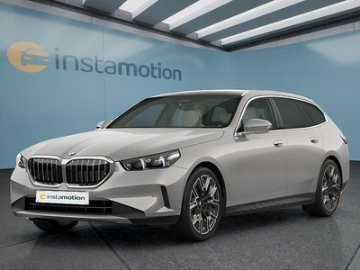 Gebraucht BMW 520 M Sport 197 PS (144 kW) 2024 Grau Kombi