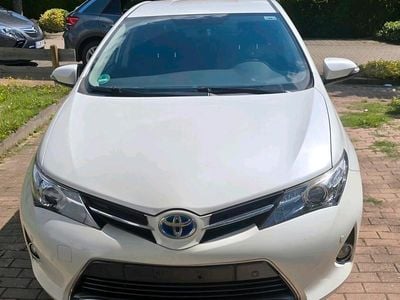 Toyota Auris Hybrid