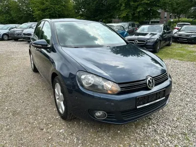 Gebraucht VW Golf VI Team 80 PS (58 kW) 2010 Blau Kleinwagen