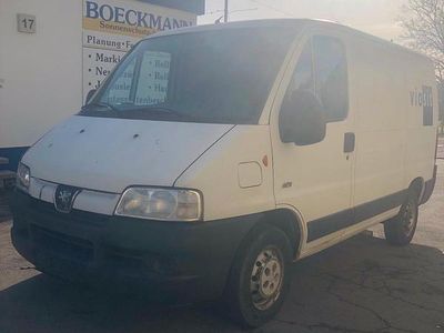 Weiß Gebraucht 2005 Peugeot Boxer Van | 1.590 €