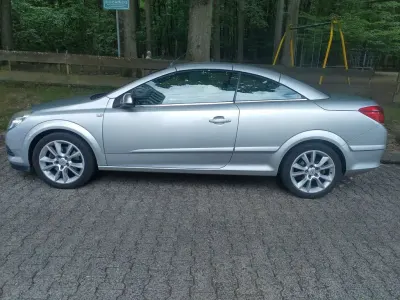 Gebraucht Opel Astra Cosmo 150 PS (110 kW) 2007 Silber Cabrio