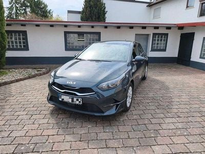 Gebraucht Kia Ceed Vision 160 PS (117 kW) 2024 Grau Kleinwagen