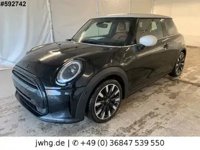 Second-hand Mini Cooper Classic 136 CP (100 kW) 2023 Negru Hatchback