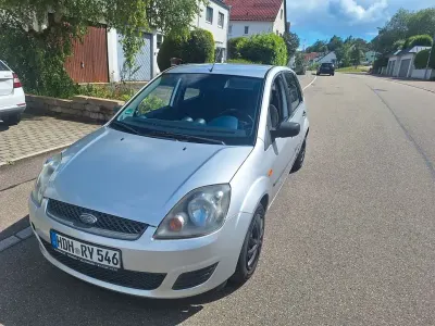 Gebraucht Ford Fiesta 69 PS (50 kW) 2006 Grau Kleinwagen