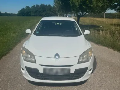 Gebraucht Renault Mégane III 131 PS (96 kW) 2009 Weiß Kleinwagen