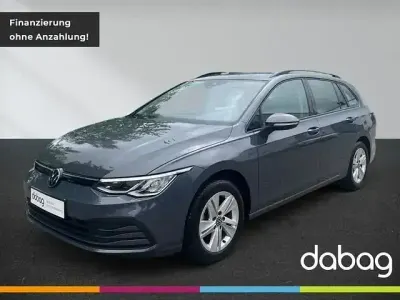 Gebraucht VW Golf VIII Life 131 PS (96 kW) 2022 Grau Kombi