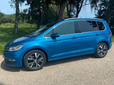 Gebraucht VW Touran Highline 150 PS (110 kW) 2019 Blau Van / Kleinbus