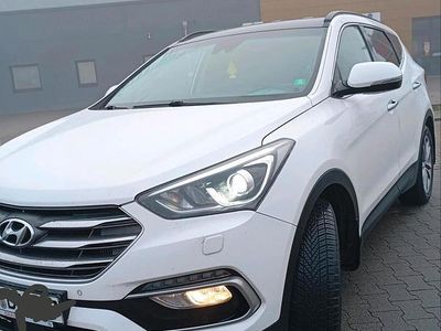Gebraucht Hyundai Santa Fe 200 PS (147 kW) 2016 Weiß SUV