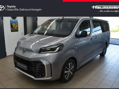 Gebraucht Toyota Proace Verso Team 177 PS (130 kW) 2024 Silver metallic Kombi